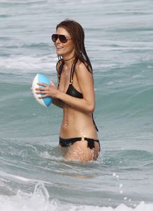 Maria Menounos Bikini Candids Pussy-Slip Wardrobe Malfunction In Miami Beach-z6wf6h8vv6.jpg