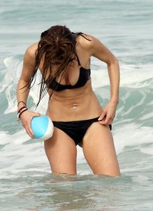 Maria Menounos Bikini Candids Pussy-Slip Wardrobe Malfunction In Miami Beachb6wf6hkjbd.jpg