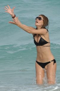 Maria-Menounos-Bikini-Candids-Pussy-Slip-Wardrobe-Malfunction-In-Miami-Beach-76wf6ia475.jpg