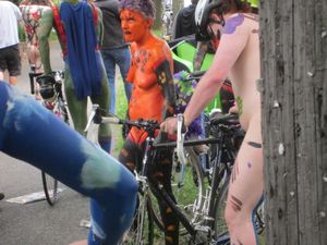 Fremont Solstice Naked Cyclists 2012 - Mostly MILF x48-q7c5qw4odo.jpg