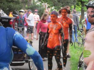 Fremont Solstice Naked Cyclists 2012 - Mostly MILF x48m7c5qw5kvx.jpg