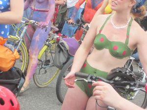 Fremont-Solstice-Naked-Cyclists-2012-Mostly-MILF-x48-x7c5qx0of3.jpg