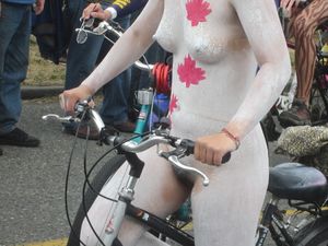Fremont Solstice Naked Cyclists 2012 - Mostly MILF x48-27c5qxpub6.jpg