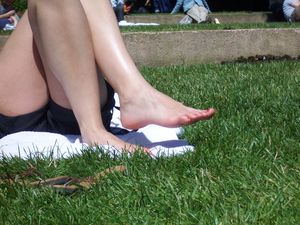 Girls Feet in Paris (libraries, parks, restaurants...)-x7hcc716am.jpg
