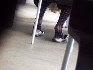 Girls Feet in Paris (libraries, parks, restaurants...)-47hcc8drmf.jpg