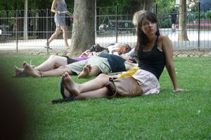Girls Feet in Paris (libraries, parks, restaurants...)-g7hccl7o6b.jpg