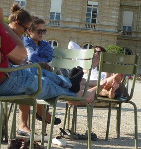 Girls Feet in Paris (libraries, parks, restaurants...)-m7hccm3ez2.jpg
