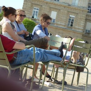 Girls Feet in Paris (libraries, parks, restaurants...)-17hccm4njj.jpg