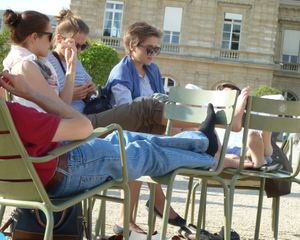 Girls Feet in Paris (libraries, parks, restaurants...)-y7hccm53hg.jpg